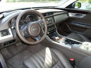 Jaguar XF Interieur Foto Rudolf Huber
