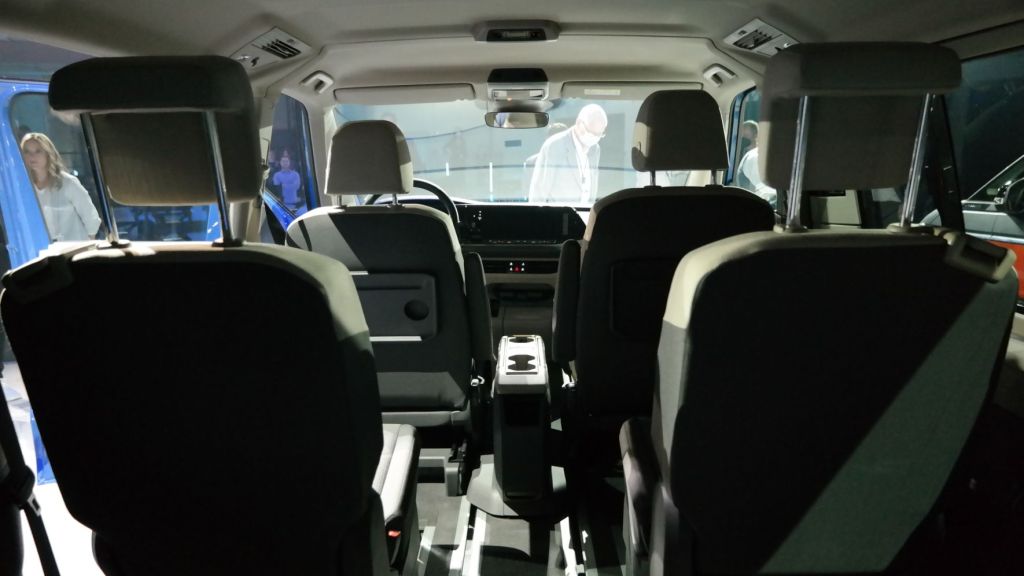 Raumgreifend: Ein Enge-Gefühl kommt auch im hinteren Teil des T7 nicht auf.  © Rudolf Huber 
